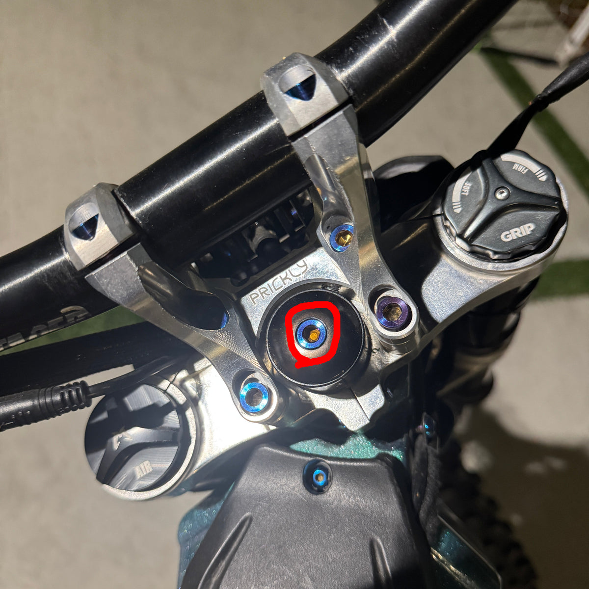 MXD Titanium Stem Lock Bolt
